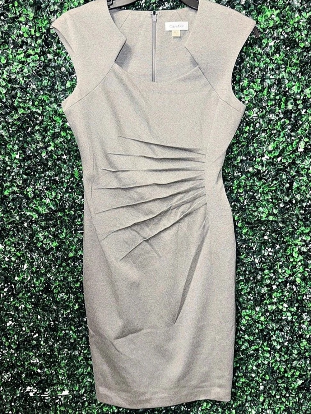Calvin Klein Sleeveless Side Ruched Sheath Dress Gray Sheath Dress Size 4